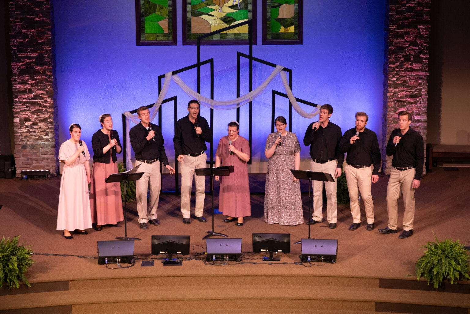 Gingrich Family sings at the 2024 AGS.